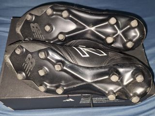 Botas fútbol niño New Balance