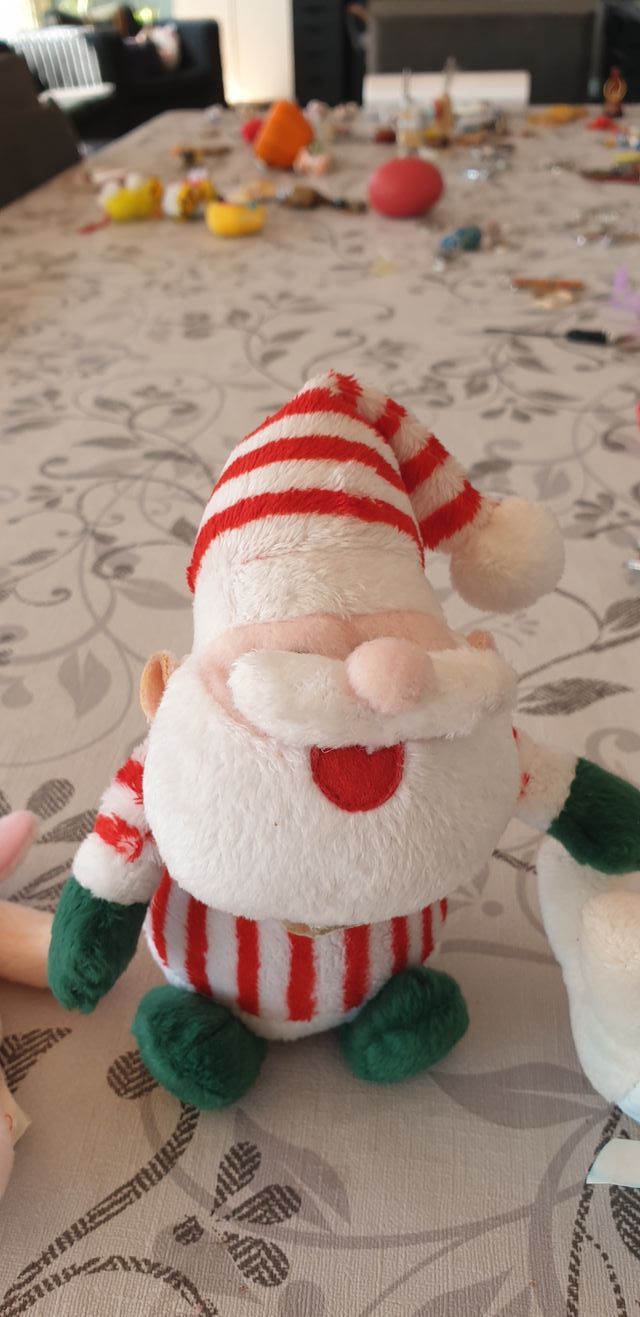 LOTTO N. 32 - 6 PELUCHES VARI