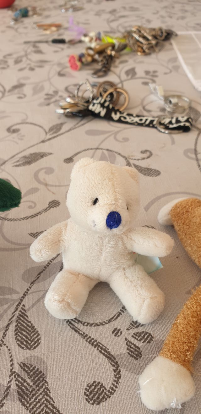 LOTTO N. 32 - 6 PELUCHES VARI