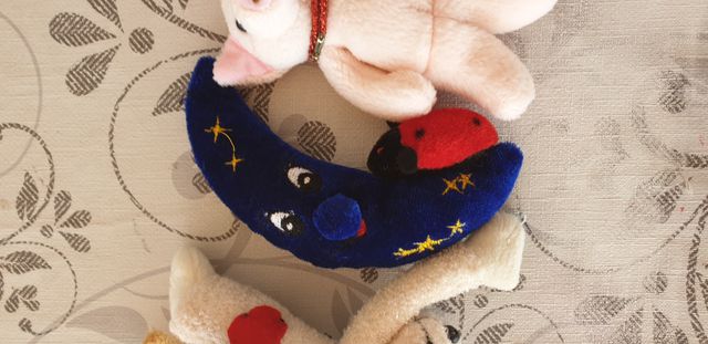 LOTTO N. 32 - 6 PELUCHES VARI