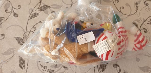 LOTTO N. 32 - 6 PELUCHES VARI