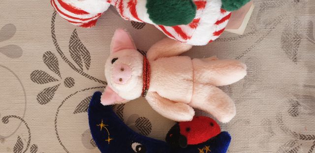 LOTTO N. 32 - 6 PELUCHES VARI