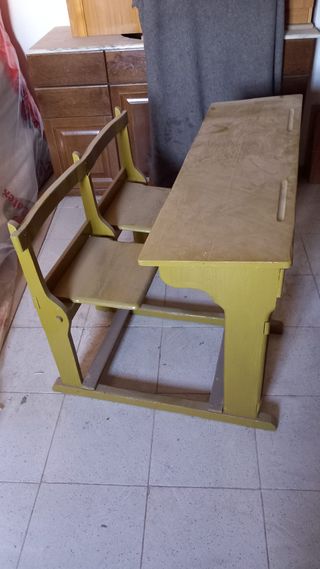 PUPITRE ESCOLAR ANTIGUO