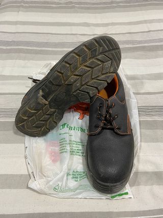 Botas de trabajo con puntera de hierro