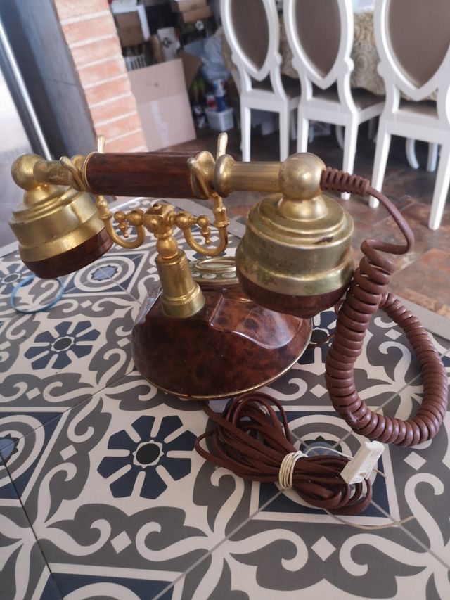 Teléfono fijo. Nuevo. Nunca usado