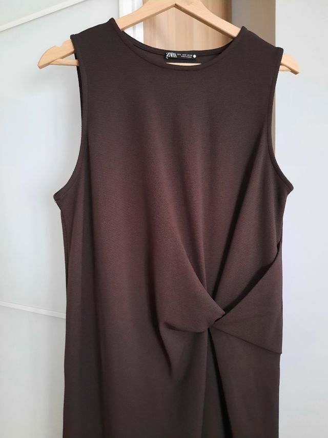 Vestido marrón de Zara