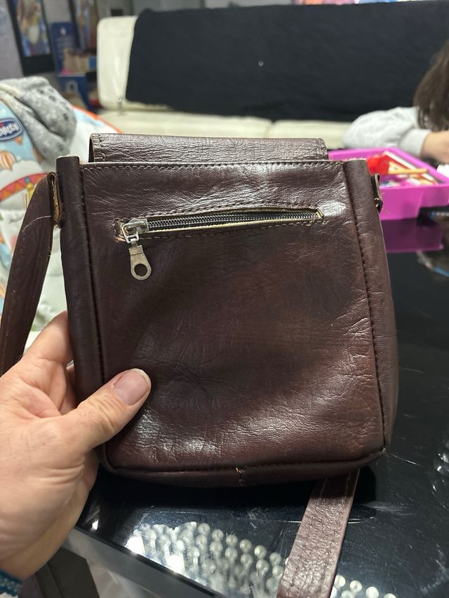 bolso cuero hombre. Color marrón.20cm