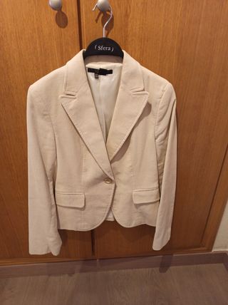 Americana beige chica.