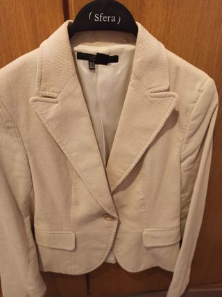 Americana beige chica.