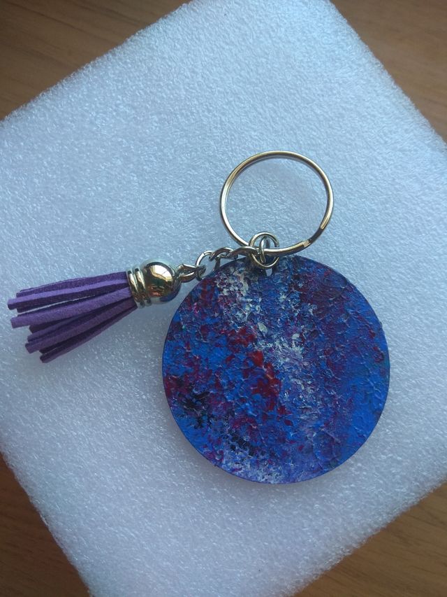 Llavero pintado a mano. Galaxia.