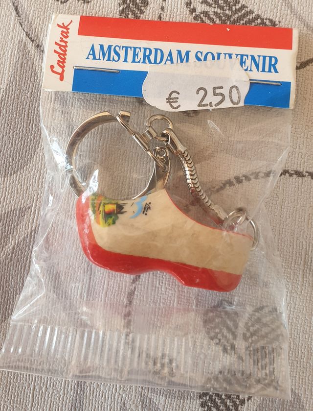 LOTTO N. 11 - 6 PORTACHIAVI VARIE LOCALITA' SOUVEN