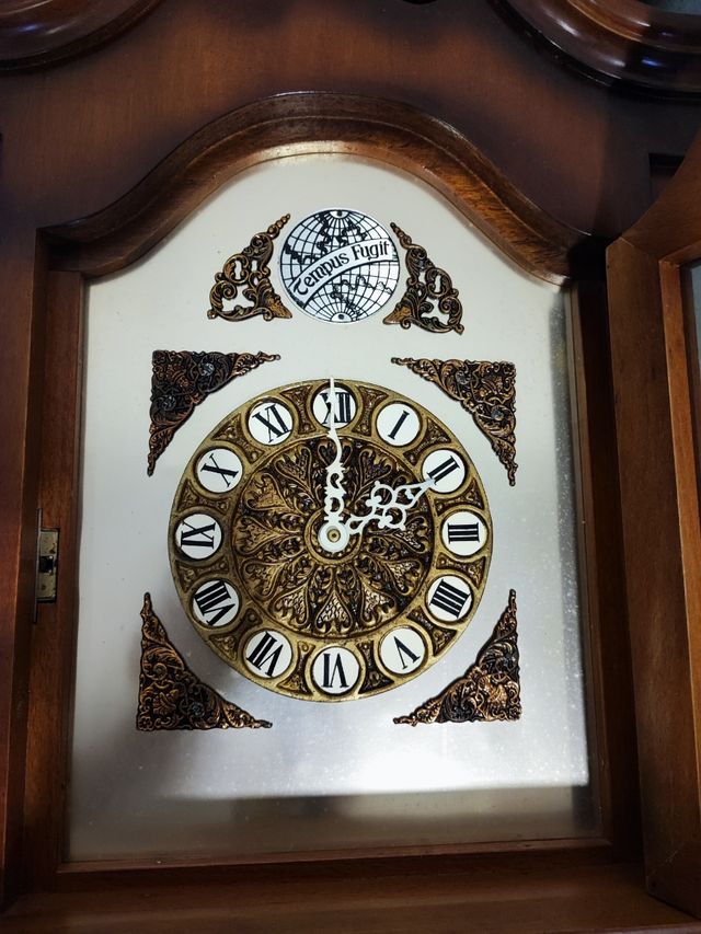 Reloj artesano de cuco