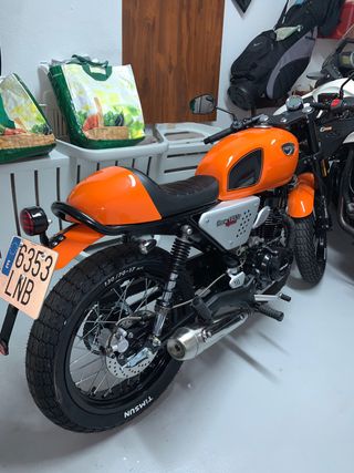 Moto Hanway Raw 125 SR Sport Color Naranja 340 KMs