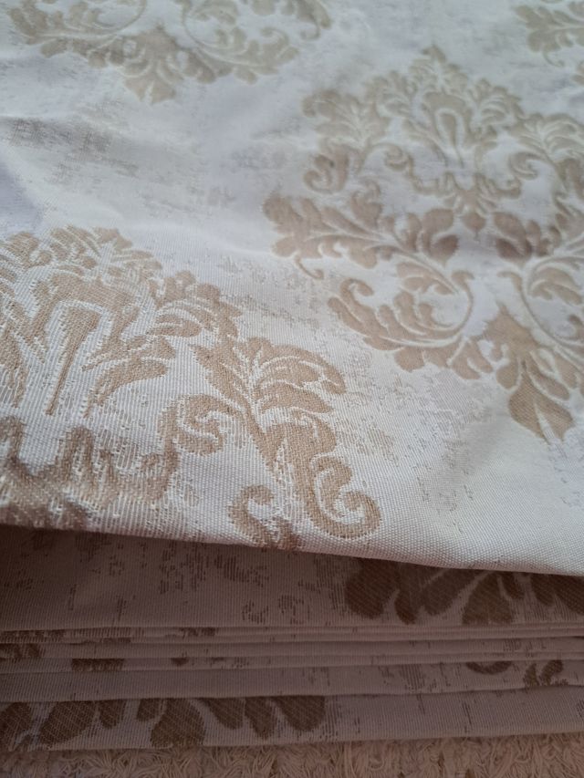 Más de 10 metros x 280 de cortina tela