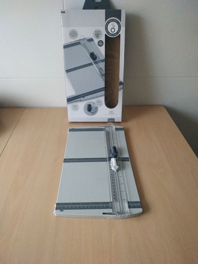 Herramienta para cortar y marcar