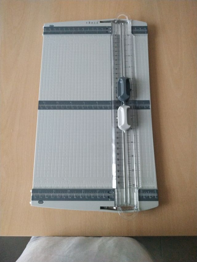 Herramienta para cortar y marcar