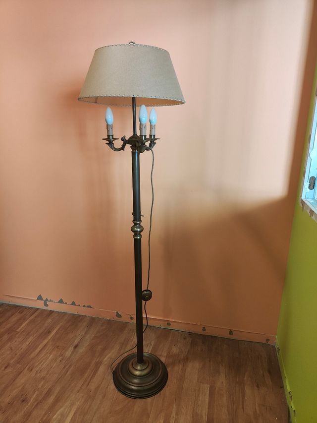 Lampara de pie 