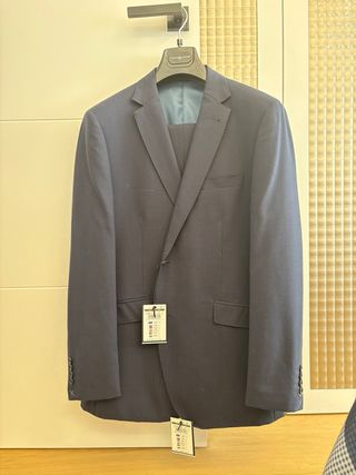 Traje Cortefiel T52 americana y 46 de pantalón