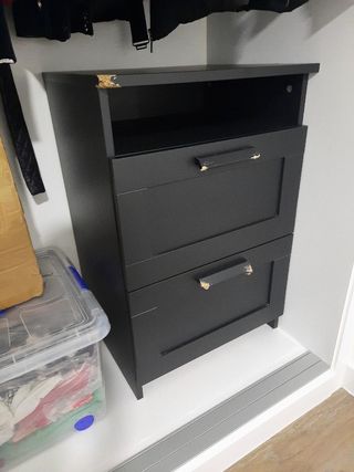 cómoda negra brimnes ikea