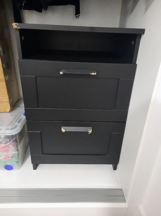 cómoda negra brimnes ikea