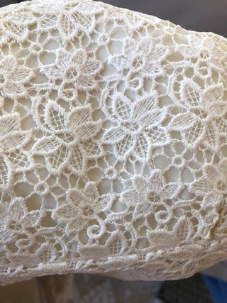vestido guipur