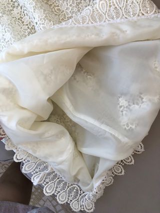 vestido guipur