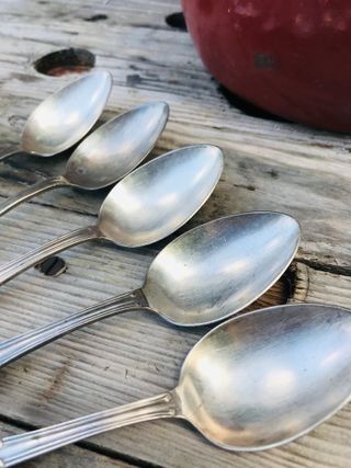 REBAJADO! SET 5 CUCHARAS ANTIGUAS PLATEADAS