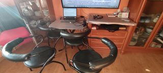 Mesa cuadrada cristal 80+4 sillas hierro