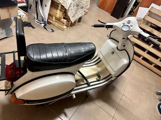 VESPA 200 e (82)