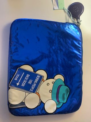 FUNDA MACBOOK TOUS Y ESTUCHE/NECESER