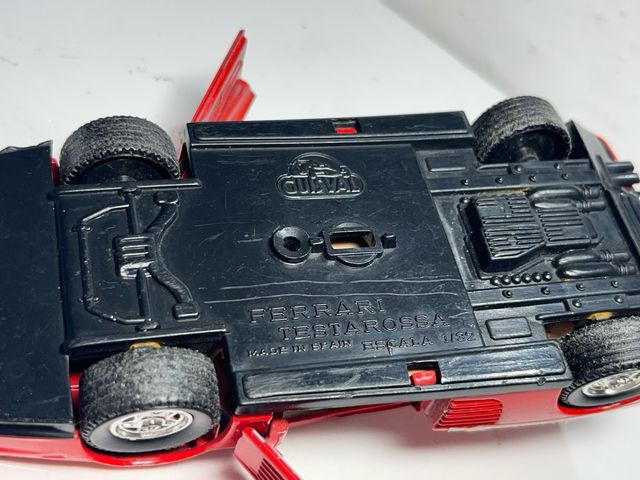 FERRARI TESTAROSSA ESCALA 1:32