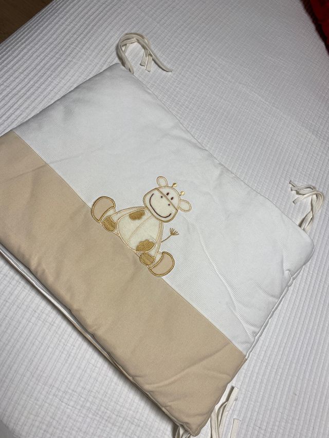 Edredón y protector de cuna