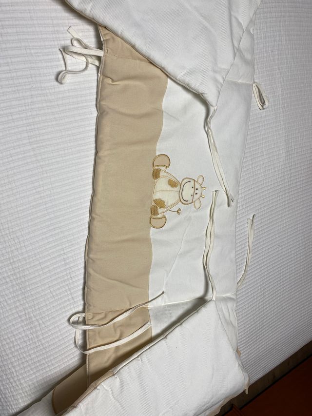 Edredón y protector de cuna