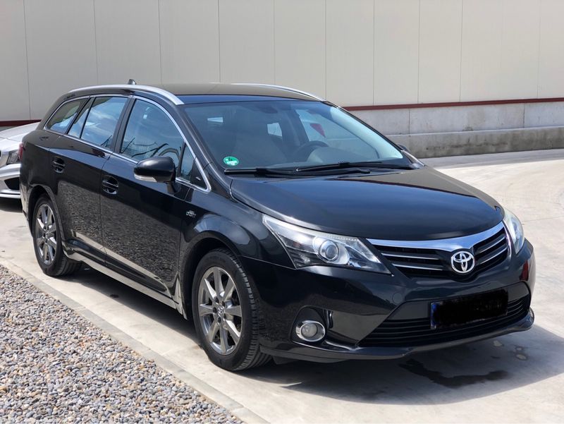 Toyota Avensis 2013 - foto 1