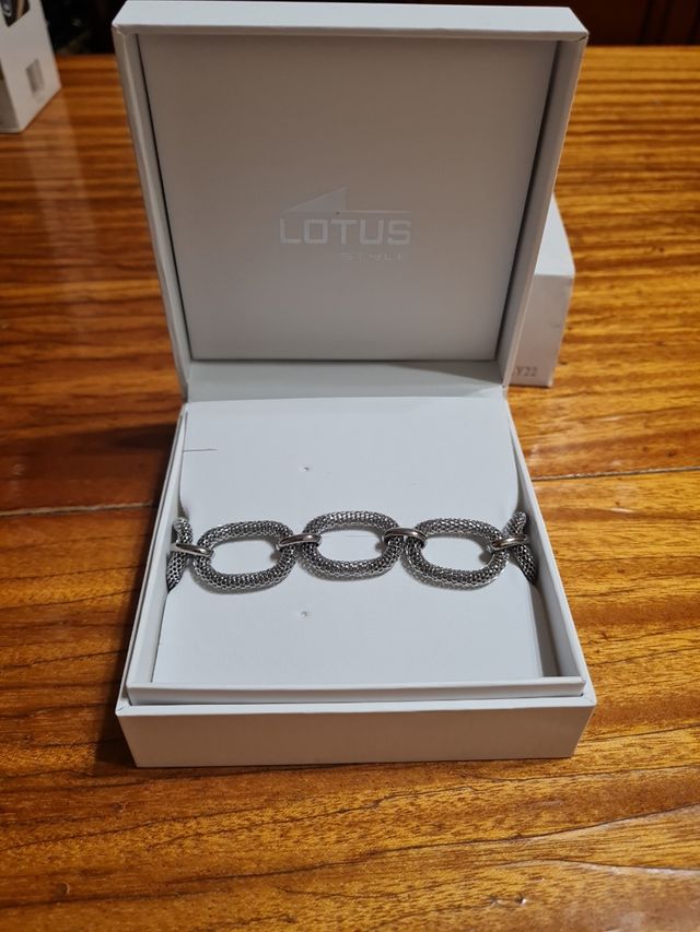 Pulsera de acero de Lotus Style