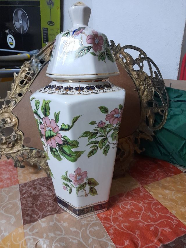 Jarrón retro en cerámica.