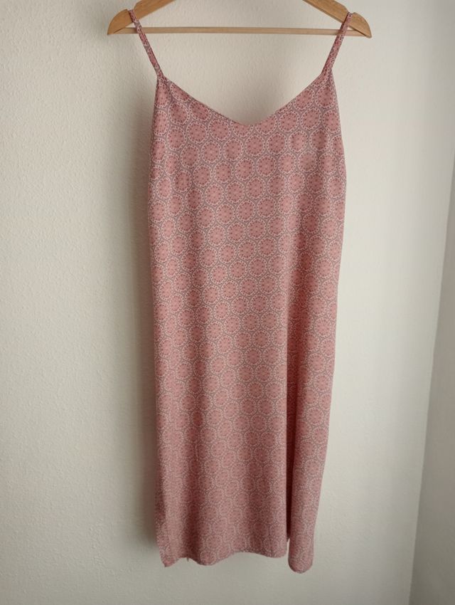 Vestido midi de tirantes
