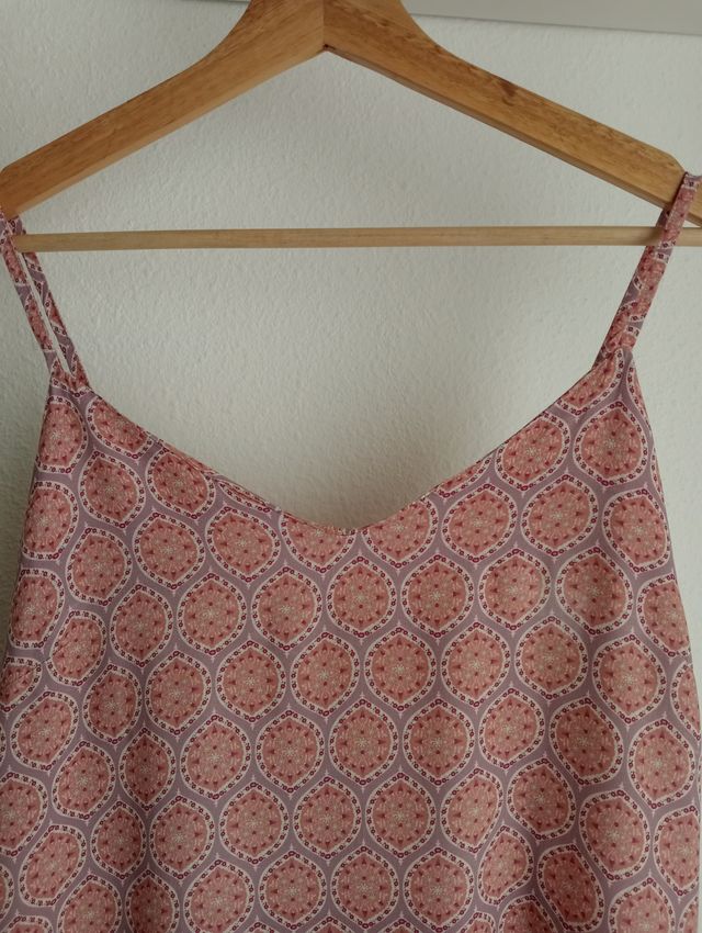 Vestido midi de tirantes