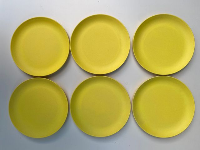 12 platitos de colores de bambú