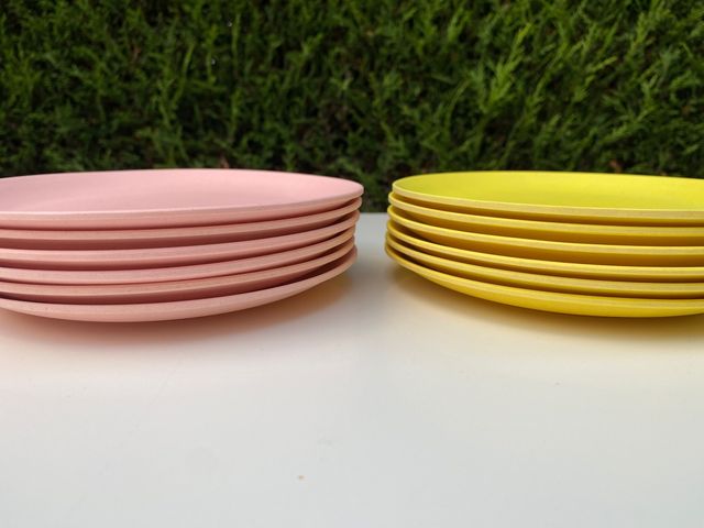 12 platitos de colores de bambú