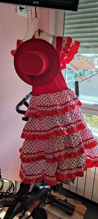 Vestido de niña de sevillana