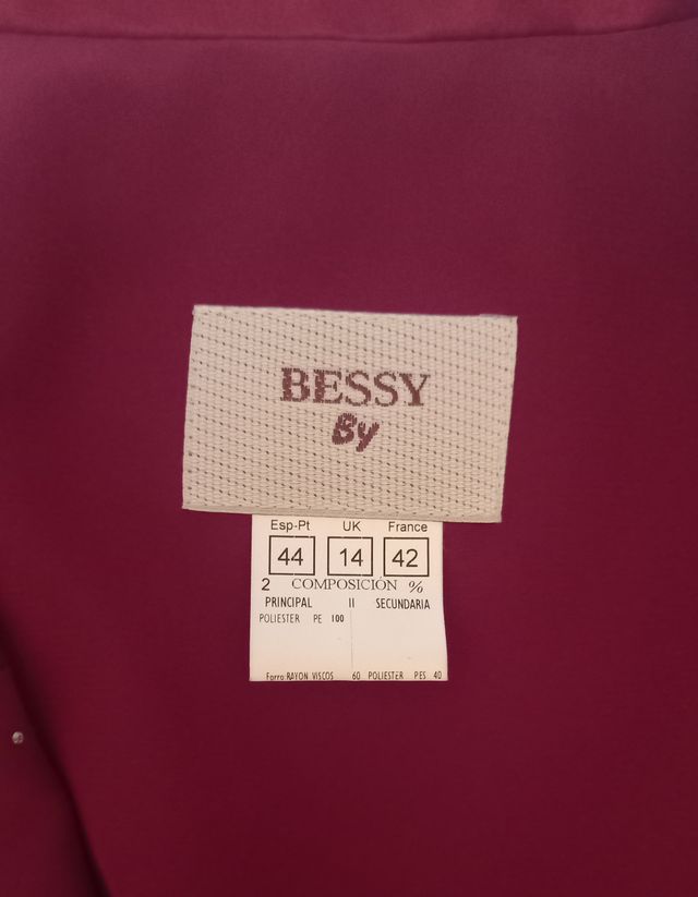 Traje de señora. Ceremonia