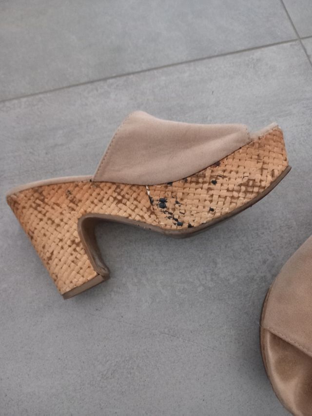 Scarpe con tacco in pelle 