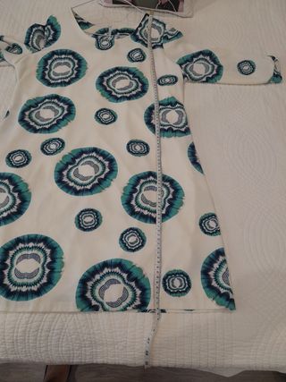 Vestido por encima de la rodilla