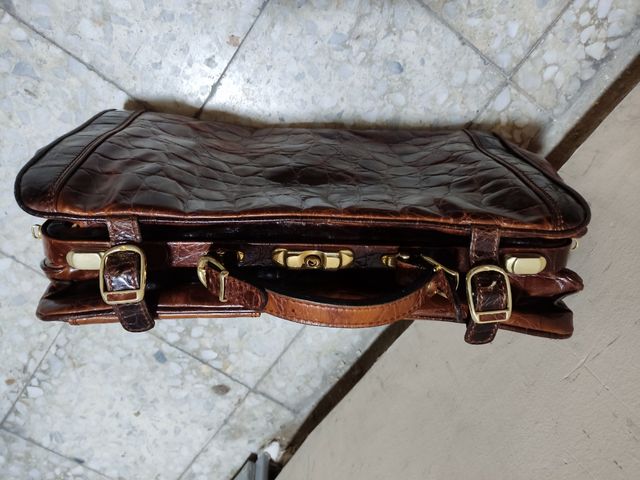 Bolso maleta de piel imitación cocodrilo