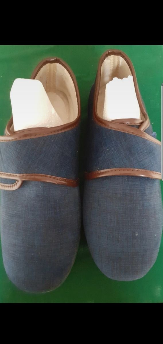 Zapato  cómodo.Rebado.