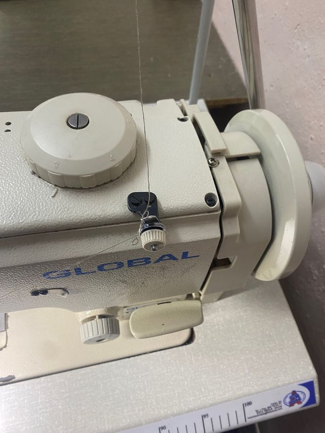 Maquina de coser tapizado