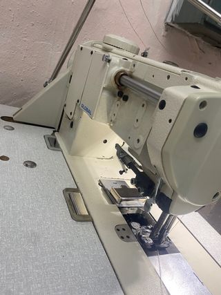 Maquina de coser tapizado
