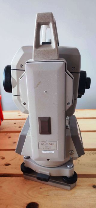 Aparato SOKKIA SET 5E segunda mano Topografia