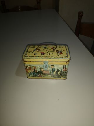 Porta oggetti antico